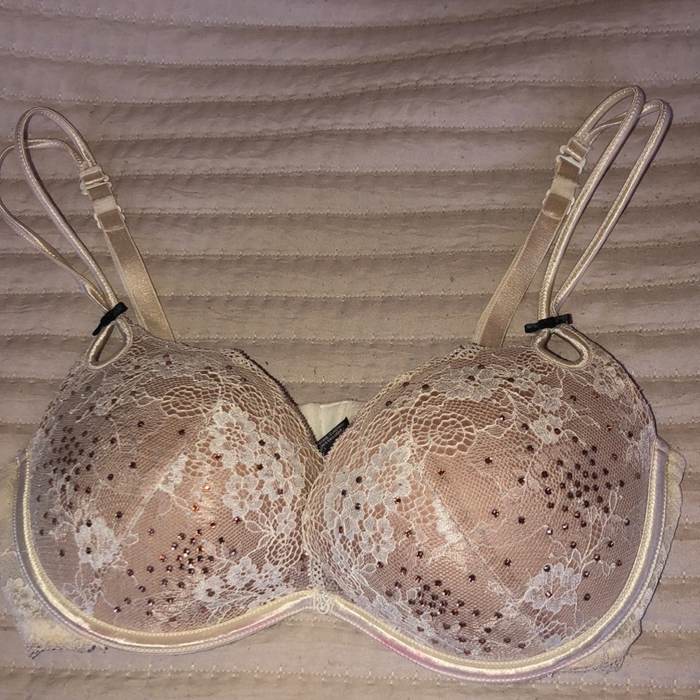 VS Cream lace w/ crystals “ pretty little thing” line 34D push up!
